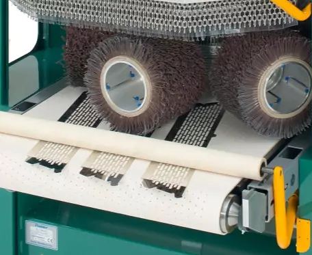 200GYRO med emner-fritlagt cropped low res 476x450 px.jpg